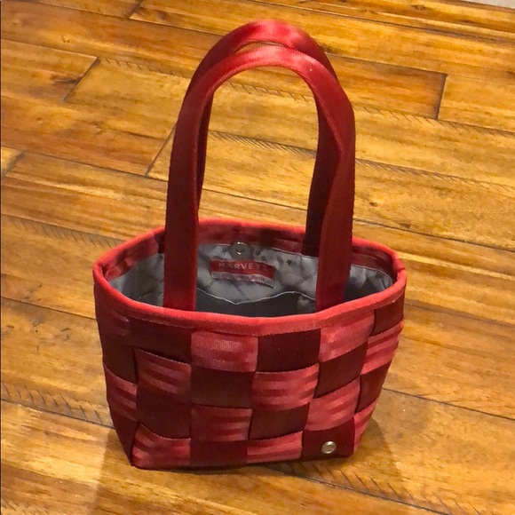 Seatbelt Purse - Picture 1 of 5